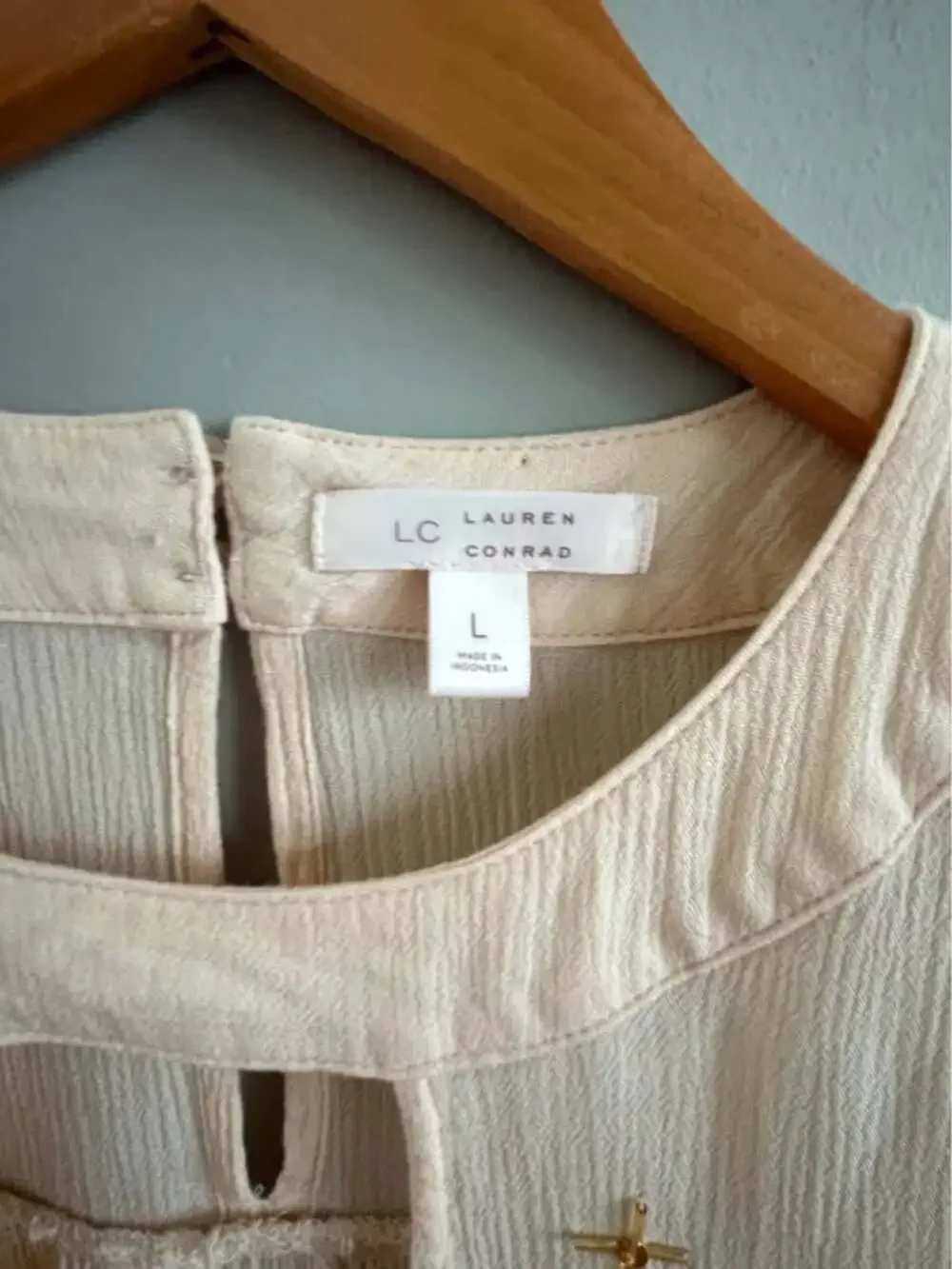 LC Lauren Conrad Embroidered Beaded Keyhole Tunic Top Boho Blush Pink Large